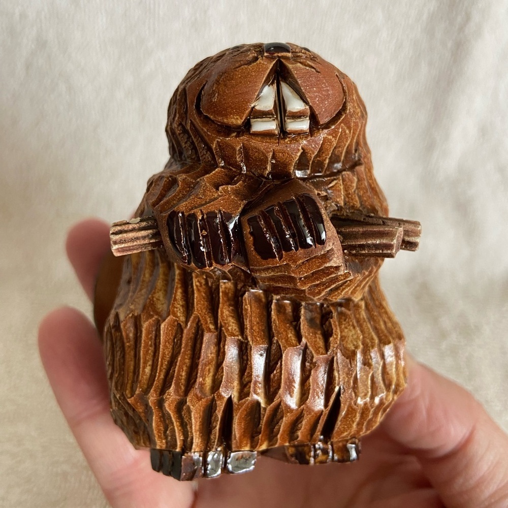 🩵 Artesania Rinconada Beaver #71 Hand Carved Clay Cute Animal Holding Sticks - Picture 6 of 9